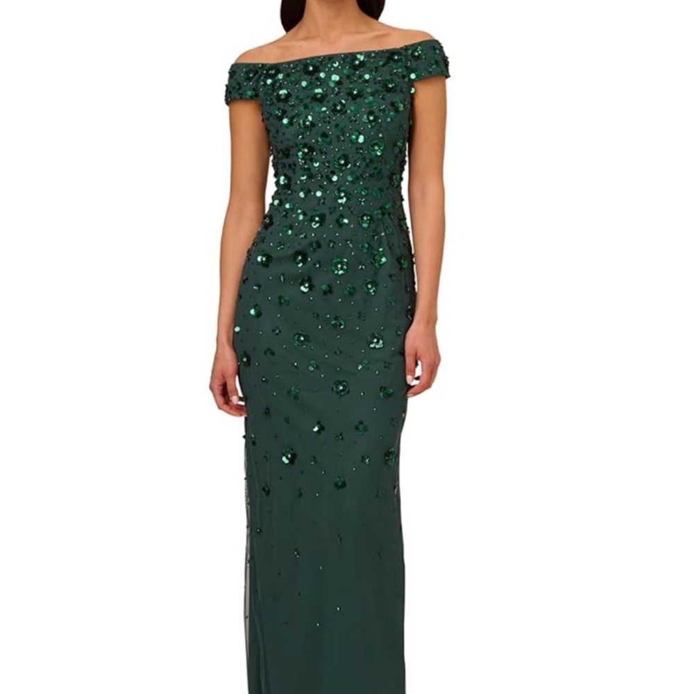 Adrianna Papell Emerald green embellished gown. Stunning!
